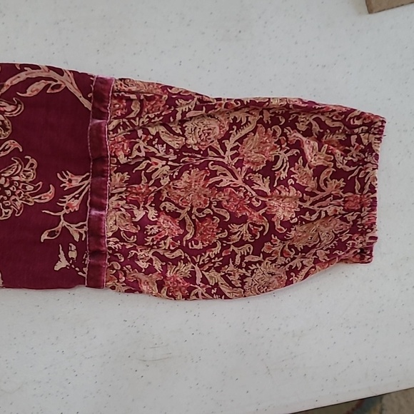 New Directions burgandy floral blouse with long sleeves & velvet trim size Large - Picture 3 of 7